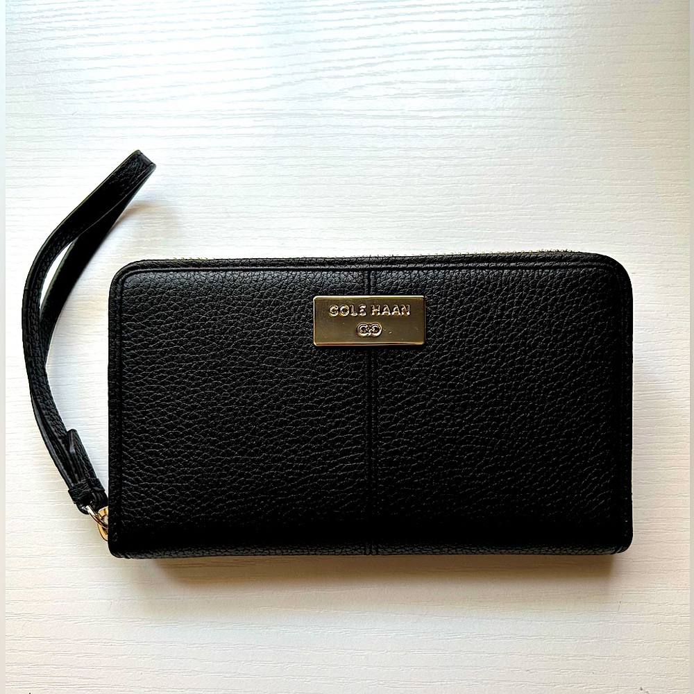 NWT Cole Haan Black Leather Phone Wristband Wallet minimalist chic